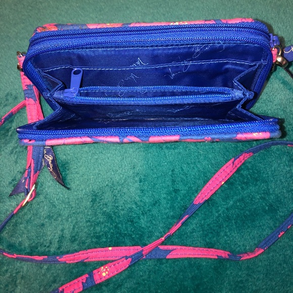 Vera Bradley wristlet/ crossbody!! - Picture 4 of 4